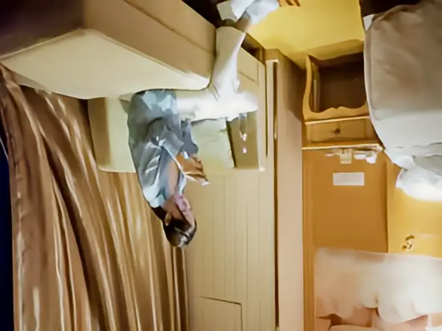 这个是再约良家珠宝女，吃完饭带回酒店操b，推到强吻扒掉裤子，扛起腿就是爆操，仙丹加持很猛的视频封面