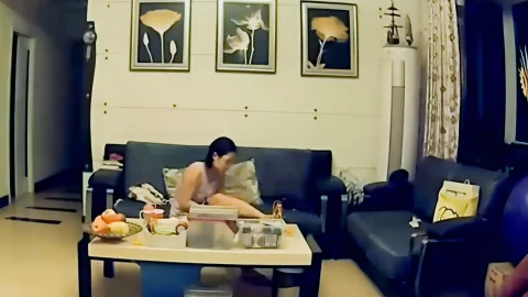 这个是实时监控居家少妇的视频封面