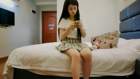 这个是小马 - 175大长腿，肤白貌美，长发飘飘清纯女神，超清4K设备偷拍，美乳，嫩穴一览无余超劲爆的视频封面