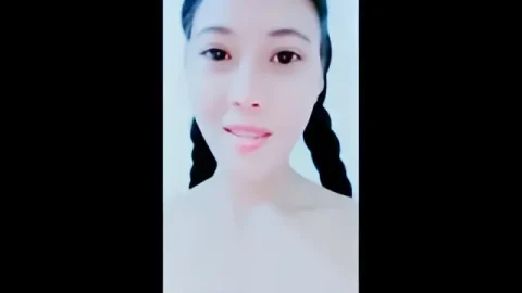 这个是扎两辫子的白嫩巨乳少妇跳蛋自慰邀闺蜜双飞淫乐的视频封面