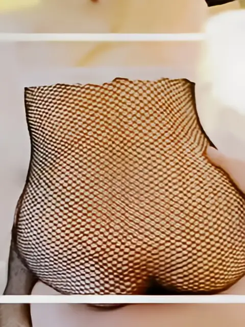 这个是极品白虎巨乳美女〖草莓熊〗深夜回馈粉丝约炮 黑丝网状情趣套装的视频封面