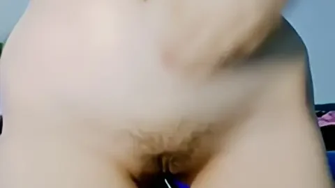 这个是校园女神下海--小小小美女 大姨妈来了，小绵条塞b里，穿衣仙女，脱衣模特儿，这身材和下体爱了爱了！的视频封面