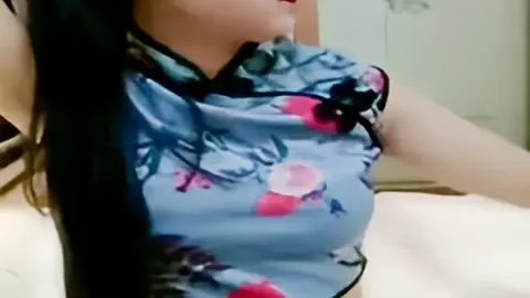 这个是激情啪啪高颜值旗袍萝莉表妹 娇俏表妹的美乳小穴让人着迷 无套抽插爆操的视频封面