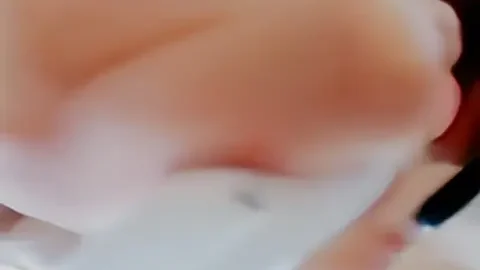 这个是真大胆,网红脸性感美女和男友体验刺激到乡下花生地里露天啪啪的视频封面