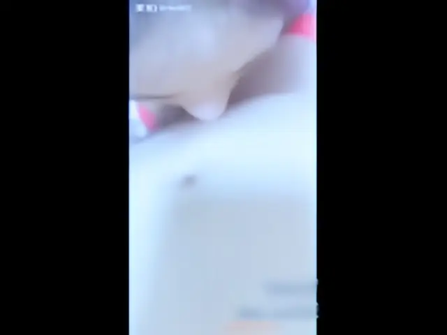 这个是真实娃娃脸馒头逼小少妇在宾馆偷情的视频封面