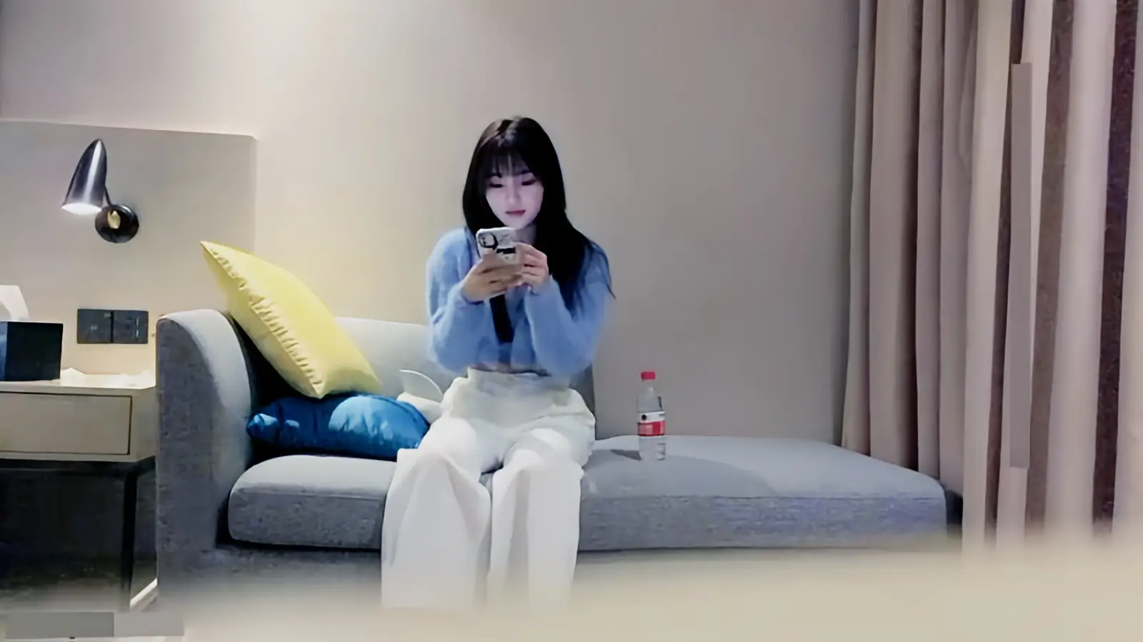 这个是第一场高颜值小嫩妹的视频封面