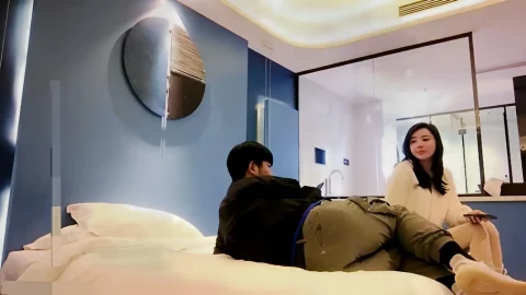 这个是约了个高颜值白衣黑色短裙妹子，后入妹子发生争吵，影响心情的视频封面