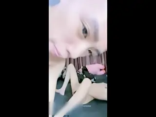 这个是约炮柔嫩漂亮邻家小妹妹啪啪一顿抽插猛操妹纸高潮体力消耗过度的视频封面