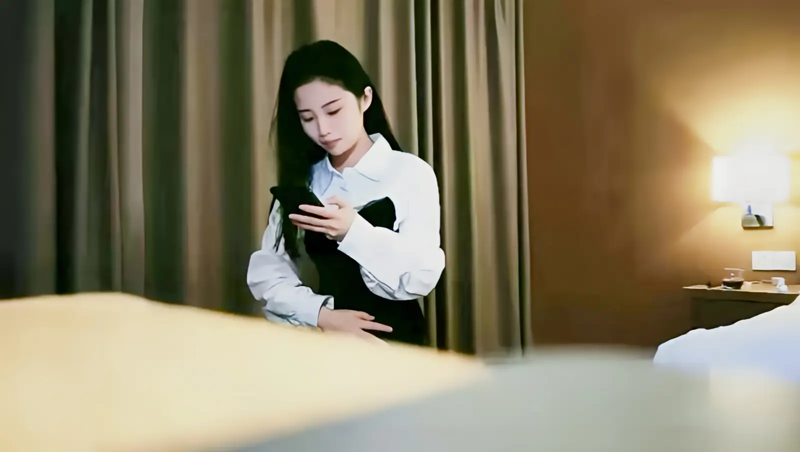 这个是草莓修车—深夜场长相清纯极品黑色长裙妹子的视频封面