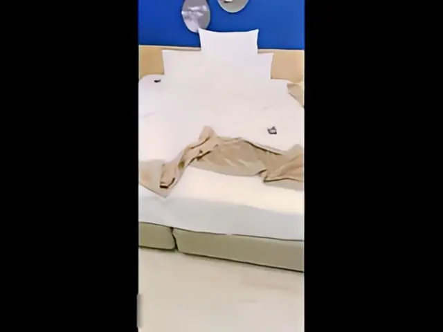 这个是跟哥们去泰国玩3p了一个巨乳嫩妹的视频封面