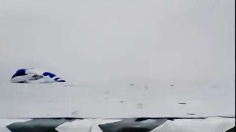 这个是长相清纯萌妹子双人口交秀 躺着舔完jj再站着按着头抽插非常诱人的视频封面