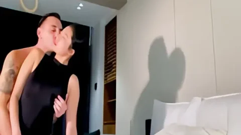 这个是长腿美女嫩模和异国男友外地旅游酒店激情啪啪的视频封面