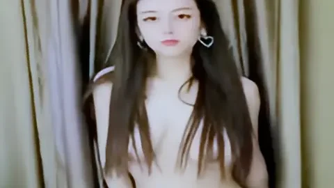 这个是露逼自摸和炮友双人啪啪，后入性感大屁股呻吟娇喘的视频封面