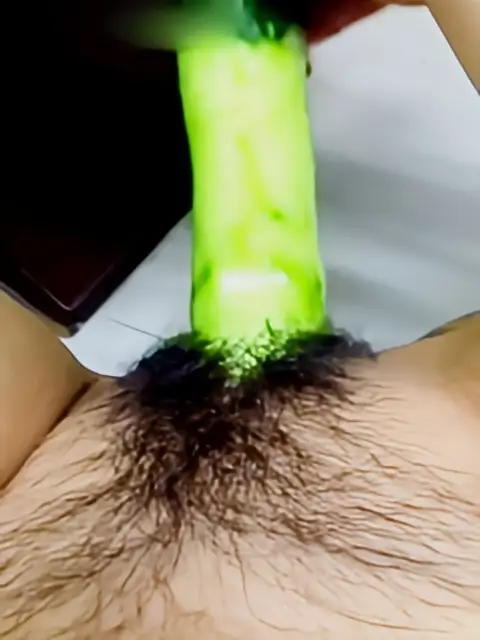 这个是黄瓜给削成了鸡巴的视频封面